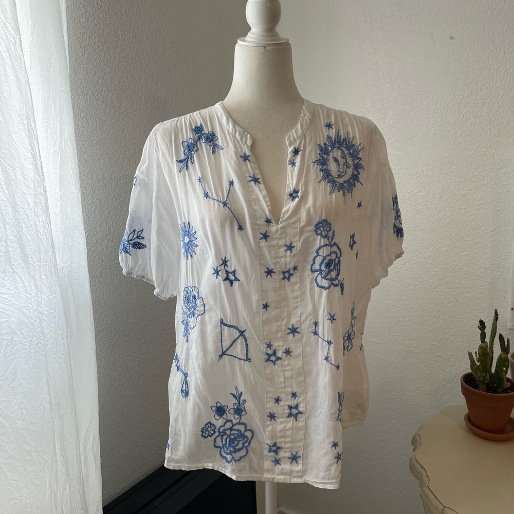Johnny Was Floral Embroidered White Top Small